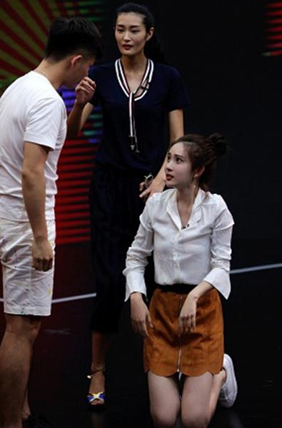 《一年级》孟子义化身神助攻 调解情侣感情危机