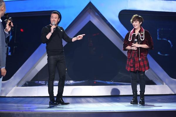 《天籁》张信哲首轮出战被败，素人竟这么强？