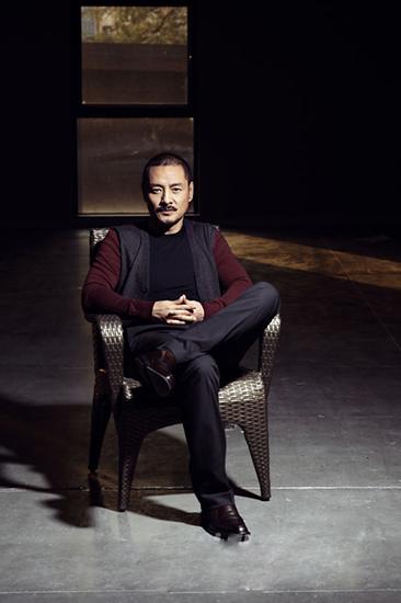 尹铸胜《不可能》狂放大招   戏里戏外多重人格