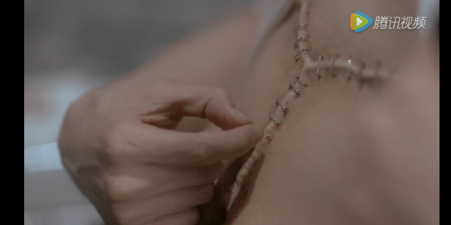 跟网页对话，靠肾发家，给这部网剧的脑洞跪了