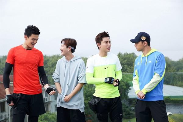 贾乃亮在《往哪跑》干了啥?孙杨张继科都黏他