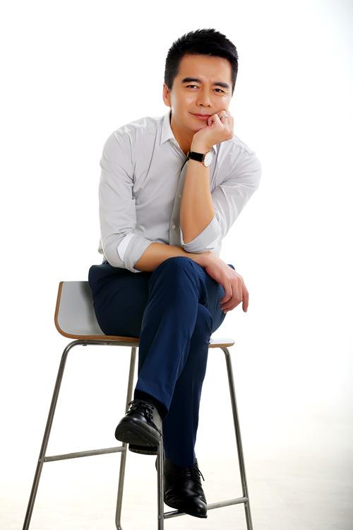 许亚军获亚洲文化特别贡献奖 儒雅温润不改初心