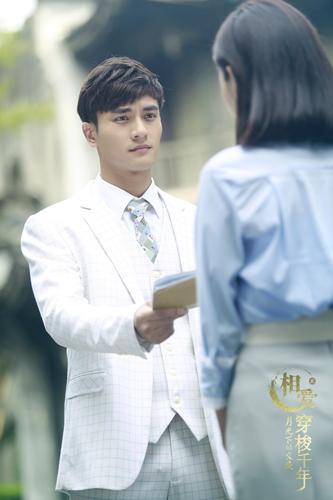 郑凯《相爱》化身最“苏”星探 携手魏大勋发糖