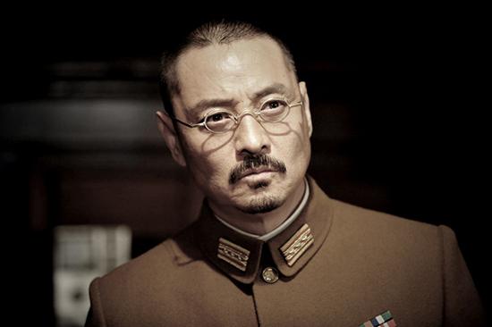 尹铸胜《任务》紧张待收官 新剧变身土匪头子