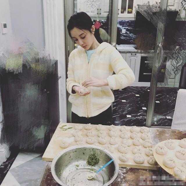 胡歌“仙剑留守儿童” 何不学张继科开红娘热线