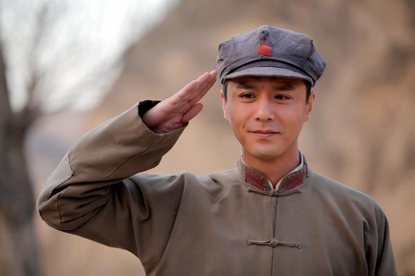 《长征大会师》荡气回肠 军医李立面临生死考验