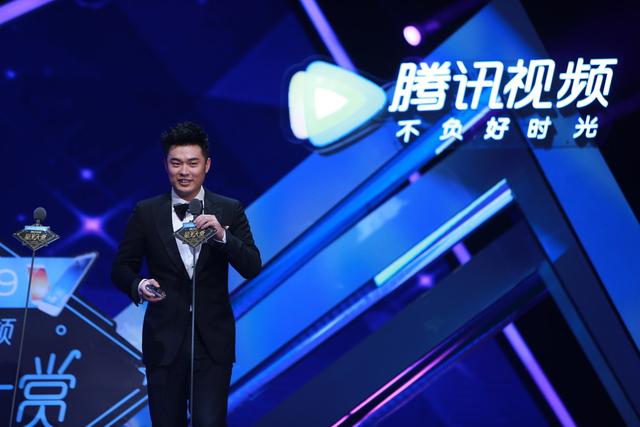 陈赫斩获“综艺年度突破艺人”荣誉