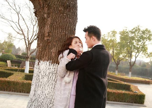 《放抓》今晚开播 王凯陈乔恩海陆空三咚撒狗粮