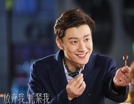 《放抓》今晚开播 王凯陈乔恩海陆空三咚撒狗粮