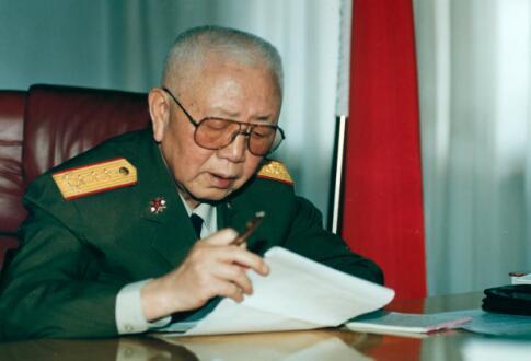 大型文献电视专题片《刘华清》央一正在热播