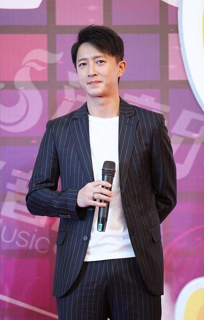 韩庚助阵校园音乐选秀 与辣妹贴身热舞引高潮