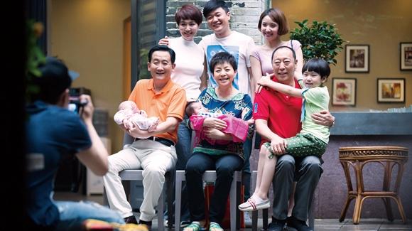 《我的岳父》曝新版主题曲MV 歌词简单寓意深