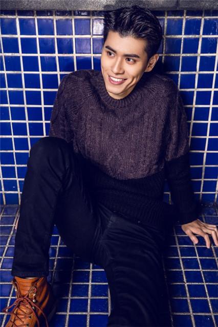 《那年花开月正圆》热拍 赵子默陈晓形影不离