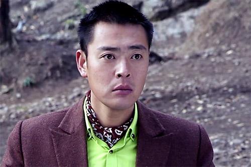 高冷张桐变诙谐幽默 《红色护卫》显骑士本色