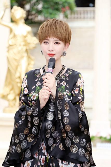 别让爱你的人等太久今晚将播 张萌化身最萌拼姐