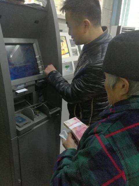 小戏骨《白蛇传》法海带着白素贞山里“修炼”