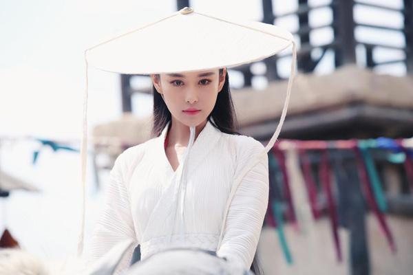 《新边城浪子》开播 朱一龙张馨予演绎热血武侠