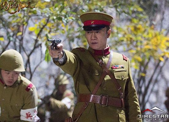 《绝地归途》热拍 张岩韩栋上演精彩对手戏