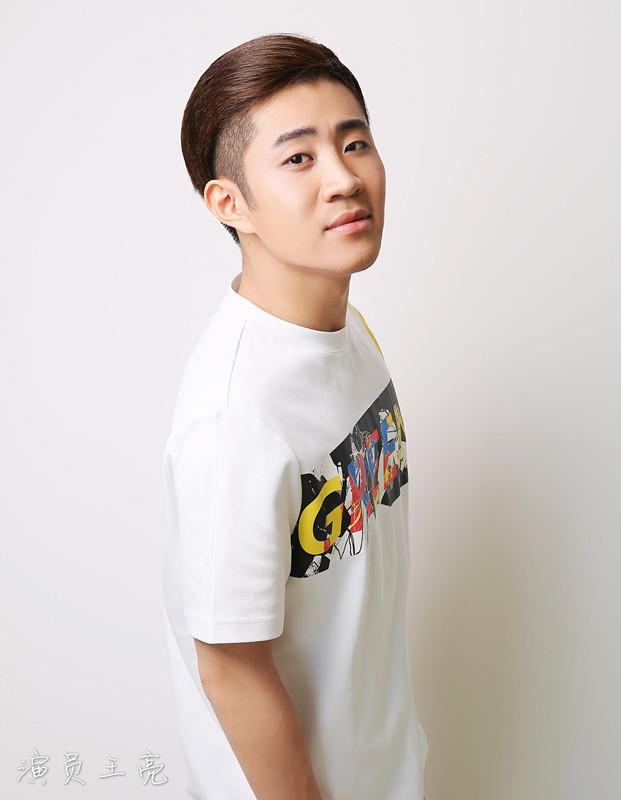 《青春最好时》王亮杀青 搭档张雪迎师生欢乐多