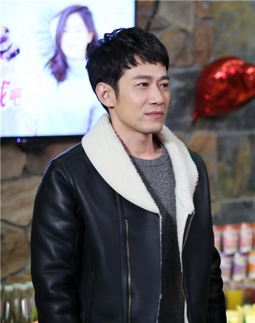 《最亲最爱的人》吴楠本色出演 电台主播