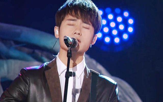 一周综艺：杨幂佟丽娅倒挂爬绳摔入泥坑