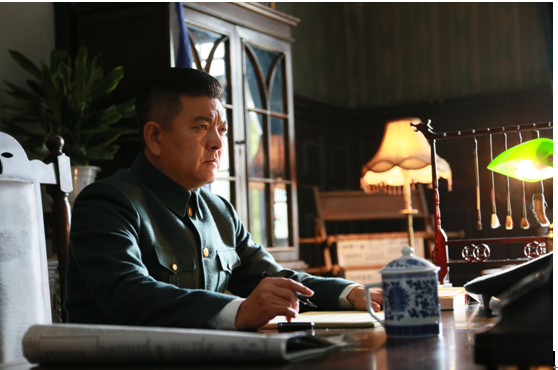 《黄埔女生》杀青在即 李峰不做坏人做国民校长