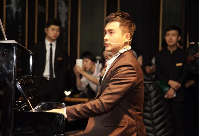 王雅伦《孤战》秀琴技 获赞演技颜值均在线