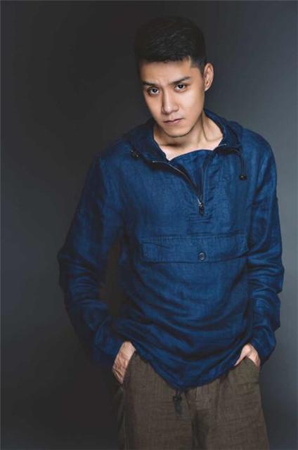 《建军大业》杀青在即 主演刘鹏:差点炸懵了