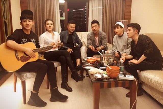 《SCI谜案集》猫鼠神探腊八煮粥直播欢脱日常