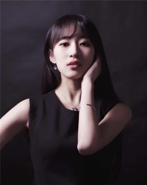 若寒出演《疯岳撬佳人》 与袁姗姗岳云鹏同台