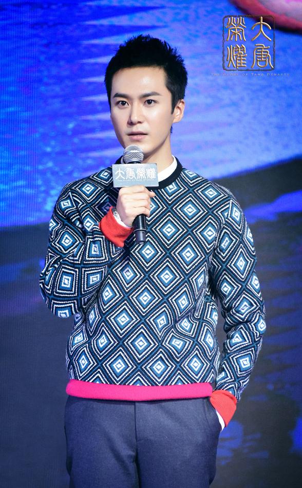 茅子俊《大唐荣耀》挑战极端性格 与景甜互比心