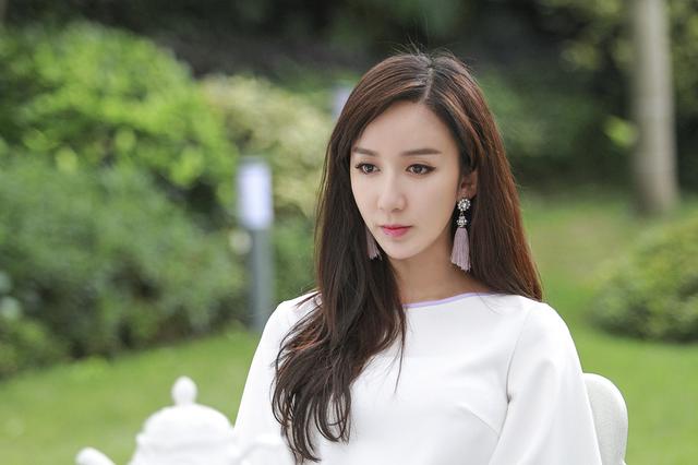 娄艺潇：没整容没打针 出了名的不求上进女演员