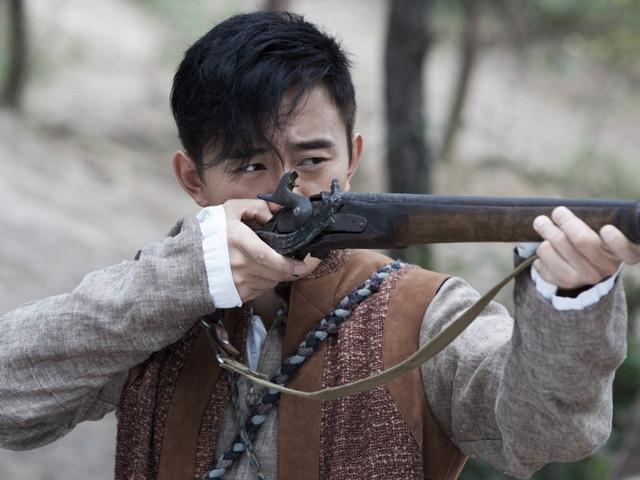 康杰诠释角色大过天 《霍去病》片场庆生