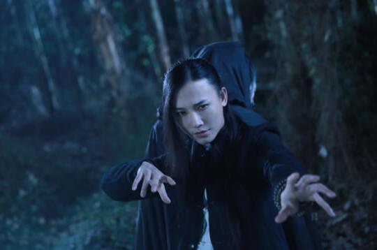 《我的吸血鬼男友之极夜物语》 二次元男神回归