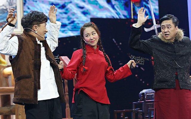 心疼这些宝宝→《男子汉》杨幂满脸泥水啃鸡腿