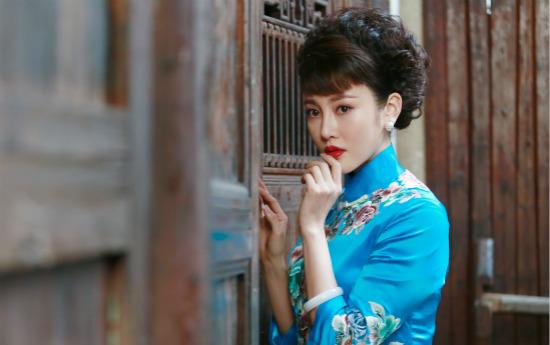 《打土匪》横店热拍 管乐遭遇“米缸惊魂”