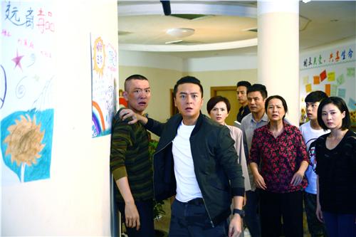 《生死戒毒》杀青 朱雨辰也是个“制服控”