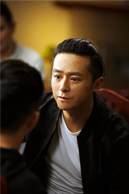 《生死戒毒》杀青 朱雨辰也是个“制服控”