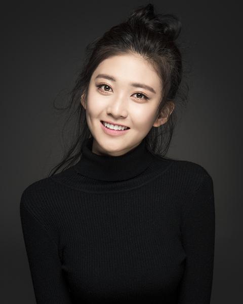 《那一场呼啸而过的青春》杀青 荣溪演绎问题女王