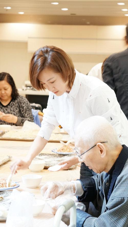 《淘气爷孙》深圳宣传 徐梵溪演绎爆笑家庭故事