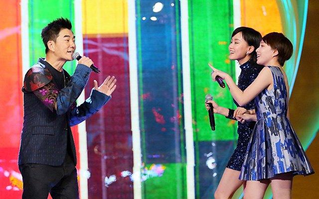 一周综艺：《王牌》首播 成龙罕见流泪