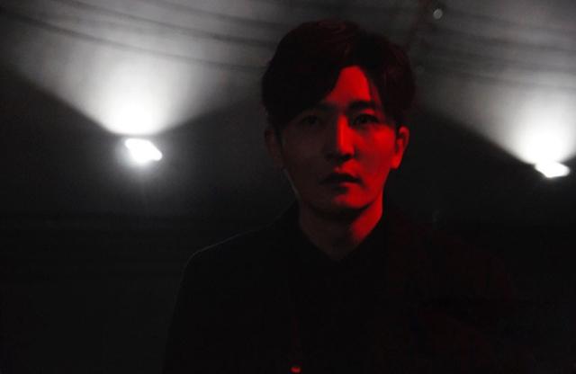 郭京飞《暗黑者3》杀青 延续哥特风不负智商