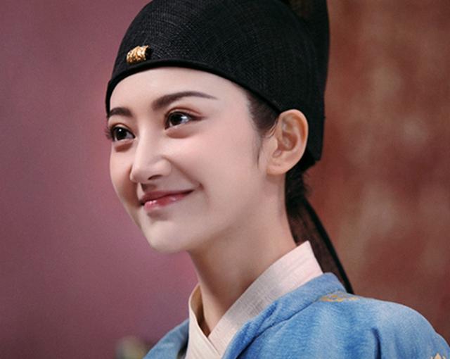 景甜自曝将在35岁前成婚生子 称自己很适合做妈