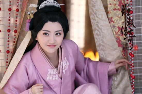 景甜自曝将在35岁前成婚生子 称自己很适合做妈