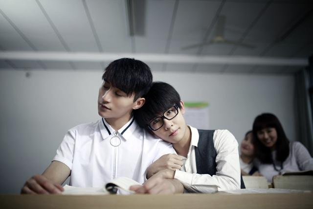 网剧《我的室友是狐仙》 青春穿越的大法发功了