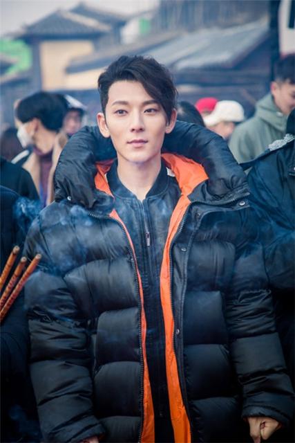 《寻秦记》横店开机 吴奇隆担任艺术监制