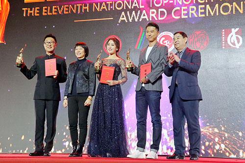 准爸爸王雷双喜临门 蝉联十佳电视剧演员荣誉