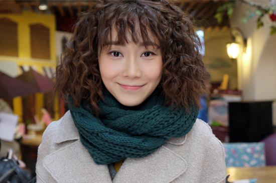 许歌《复婚前规则》热播 为戏变“毁发”不倦