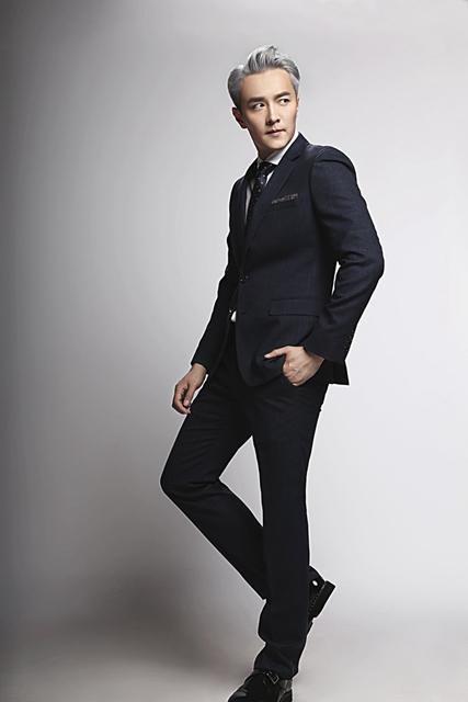 初俊辰《云巅之上》给袁姗姗张哲瀚做教学示范