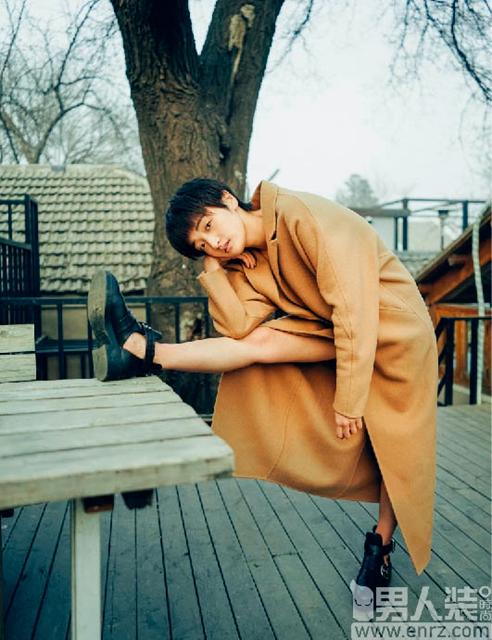 《重返二十岁》叛逆少女 付思琪玩转《男人装》 